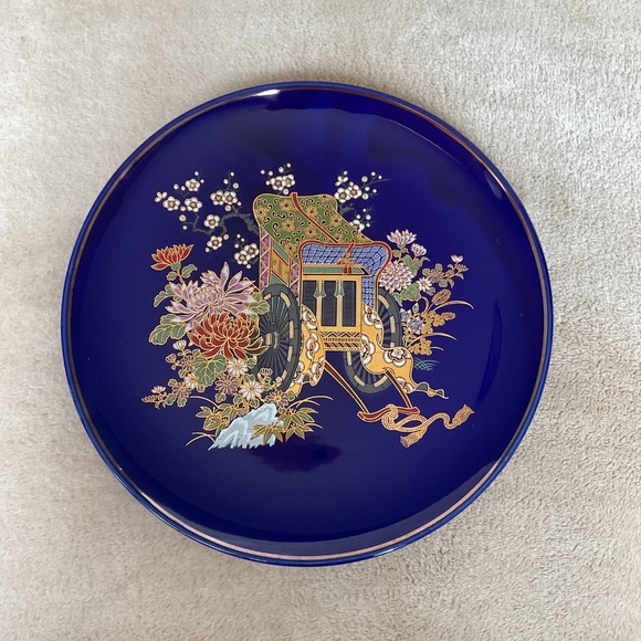 Vintage Japanese Kutani cobalt blue Rickshaw Gold detailing Plate - Picture 2 of 5